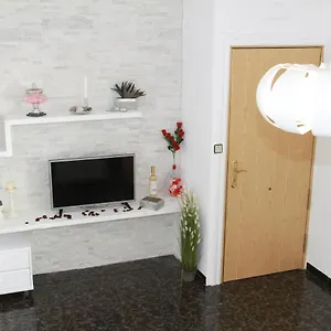 https://shiny-per-family-apartment.hotelsinnerja.org